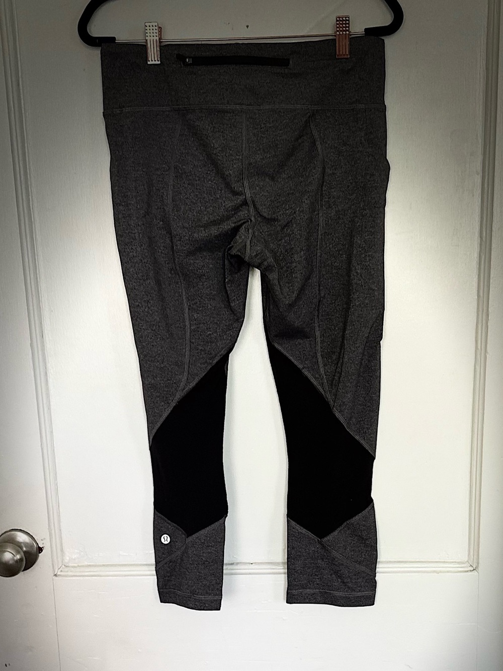 Lulu 7/8 length legging in dark heather gray